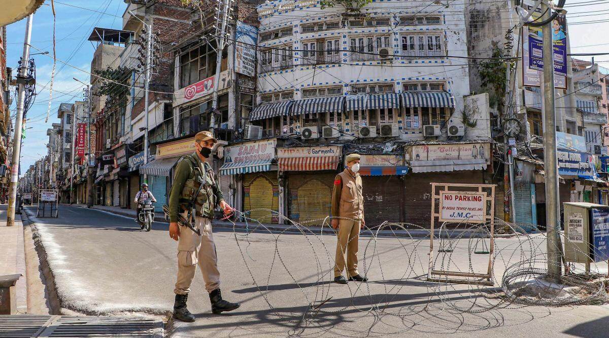 Maharashtra Lockdown: महाराष्ट्रातील निर्बंध रविवारपासून शिथिल होणार, काय राहणार सुरु आणि काय बंद? घ्या जाणून