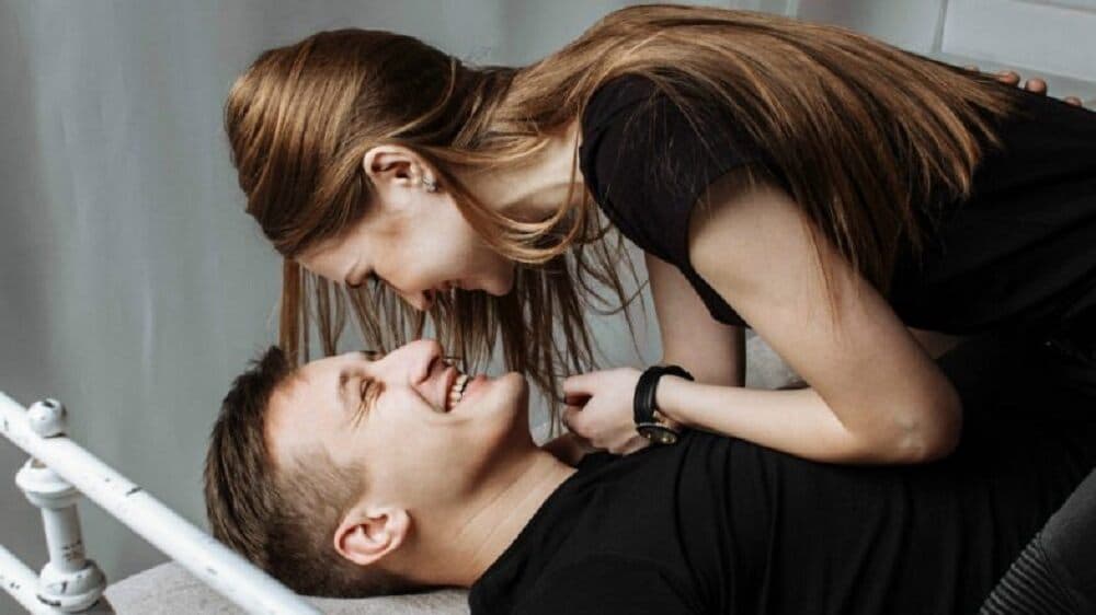 Dating Tips: मुलींना त्यांच्याबद्दल 'या' गोष्टी ऐकायला खूप आवडतात; मुलांनी नक्की जाणून घ्या Dating Tips: मुलींना त्यांच्याबद्दल 'या' गोष्टी ऐकायला खूप आवडतात; मुलांनी नक्की जाणून घ्या