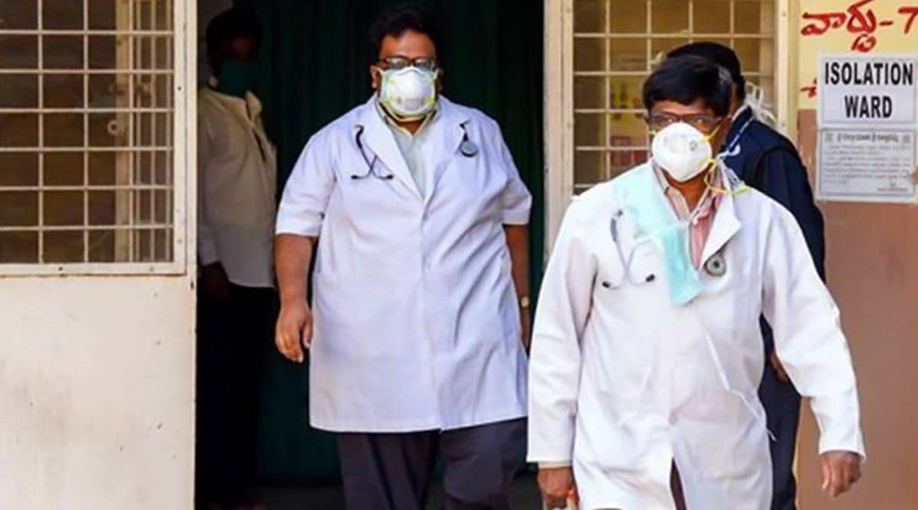 COVID19: नागपूर येथील पहिल्या कोरोनाबाधीत रुग्णाला इंदिरा गांधी रुग्णालयातून डिस्चार्ज; 2 अहवाल निगेटिव्ह COVID19: नागपूर येथील पहिल्या कोरोनाबाधीत रुग्णाला इंदिरा गांधी रुग्णालयातून डिस्चार्ज; 2 अहवाल निगेटिव्ह