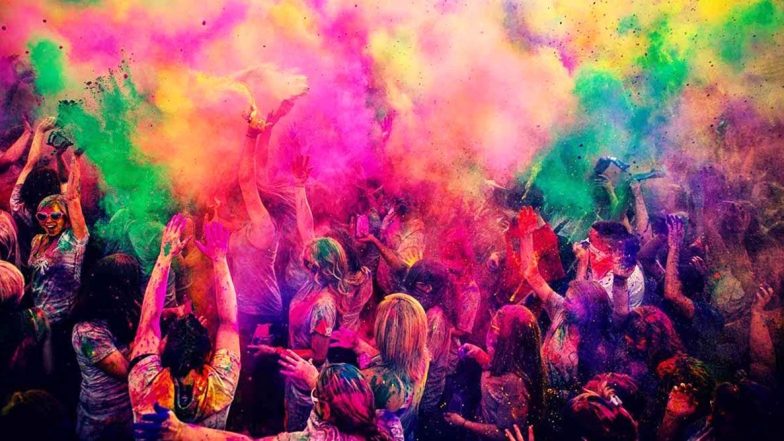 Holi Festival: गुजरात मध्ये होळीच्या दिवशी सार्वजनिक ठिकाणी एकत्रित जमण्यास बंदी