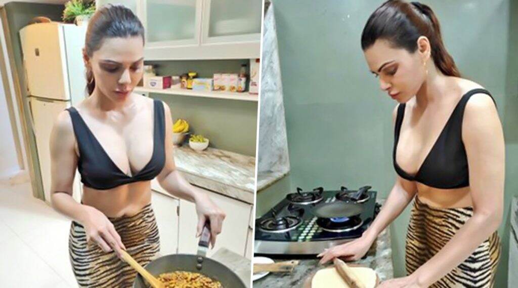 Sherlyn Chopra ने हॉट अवतारात बनवलेली ही रेसिपी चाखायची आहे का? Watch Photos Sherlyn Chopra ने हॉट अवतारात बनवलेली ही रेसिपी चाखायची आहे का? Watch Photos
