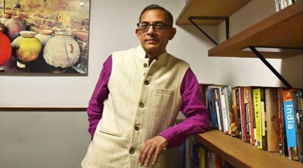 Coronavirus: मोदी सरकारच्या कोरोना व्हायरस पॅकेजवर नोबेल विजेते अर्थतज्ज्ञ अभिजीत बनर्जी काय म्हणाले? Coronavirus: मोदी सरकारच्या कोरोना व्हायरस पॅकेजवर नोबेल विजेते अर्थतज्ज्ञ अभिजीत बनर्जी काय म्हणाले?