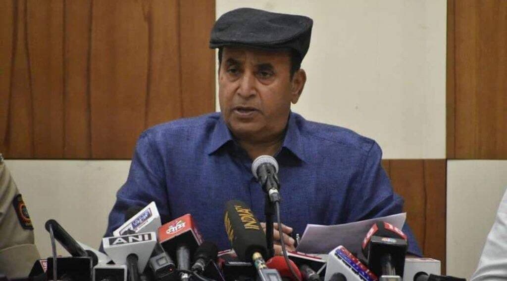 Coronavirus Lockdown: राज्यात लॉकडाऊन लागू झाल्यापासून कलम 188 अंतर्गत तब्बल 1,18,647 गुन्हे दाखल तर 23 हजारांपेक्षा अधिक जणांना अटक Coronavirus Lockdown: राज्यात लॉकडाऊन लागू झाल्यापासून कलम 188 अंतर्गत तब्बल 1,18,647 गुन्हे दाखल तर 23 हजारांपेक्षा अधिक जणांना अटक