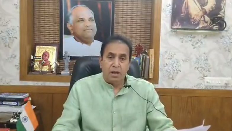 25 मे पासून देशांतर्गत विमानसेवा सुरु करण्याच्या केंद्राच्या निर्णयाला महाराष्ट्राचे गृहमंत्री अनिल देशमुख यांचा लाल कंदील; COVID 19 चा धोका वाढण्याची व्यक्त केली भीती