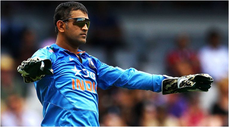 MS Dhoni याचे आई-वडील करोना पॉझिटिव्ह, पत्नी साक्षीने सोशल मीडियावर दिला तब्येतीचा अपडेट