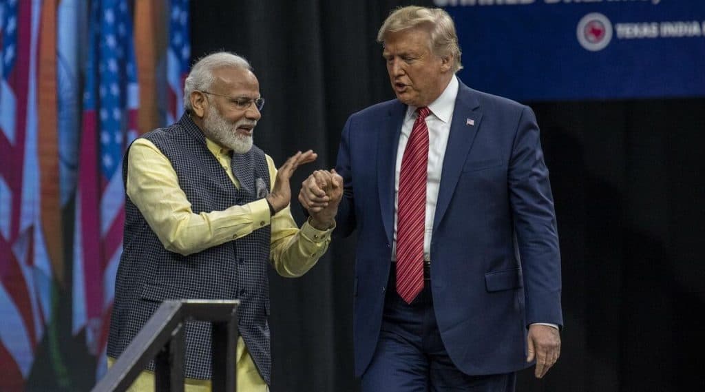 US President Donald Trump कडून PM नरेंद्र मोदींच्या नेतृत्वाचे कौतुक; Hydroxychloroquine च्या मदती बद्दल मानले भारतीयांचे आभार! US President Donald Trump कडून PM नरेंद्र मोदींच्या नेतृत्वाचे कौतुक; Hydroxychloroquine च्या मदती बद्दल मानले भारतीयांचे आभार!