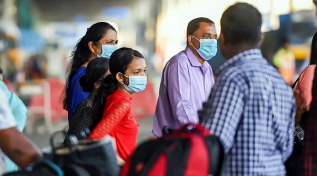 Coronavirus In Maharashtra: महाराष्ट्रातील 50% कोरोना रुग्ण हे 40 हुन कमी वयाचे असल्याची ठाकरे सरकारची माहिती, पहा आकडेवारी Coronavirus In Maharashtra: महाराष्ट्रातील 50% कोरोना रुग्ण हे 40 हुन कमी वयाचे असल्याची ठाकरे सरकारची माहिती, पहा आकडेवारी