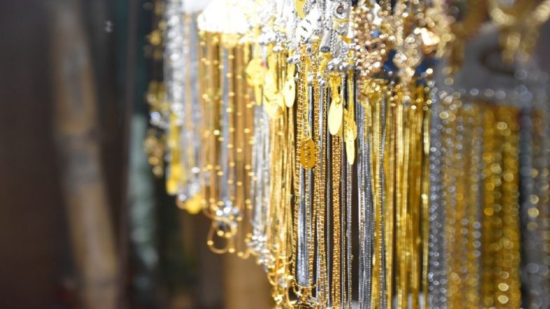 Today Gold-Silver Price: सलग दुसऱ्या दिवशी सोने-चांदीच्या दरात घसरण, जाणून घ्या तुमच्या शहरातील दर