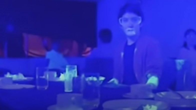 कोरोना व्हायरसचा प्रसार किती सहजरित्या होऊ शकतो हे Black Light Experiment द्वारे दाखवणारा व्हिडिओ व्हायरल (Watch Video)