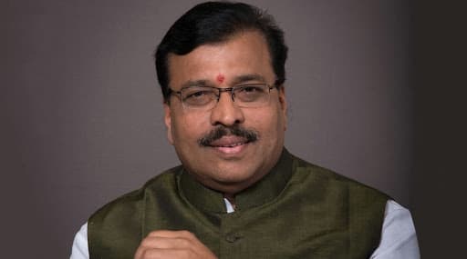 बीड: भाजपचे नवनिर्वाचित आमदार रमेश कराड यांच्यावर संचारबंदीच्या नियमांचे पालन उल्लघंन केल्याप्रकरणी गुन्हा दाखल बीड: भाजपचे नवनिर्वाचित आमदार रमेश कराड यांच्यावर संचारबंदीच्या नियमांचे पालन उल्लघंन केल्याप्रकरणी गुन्हा दाखल