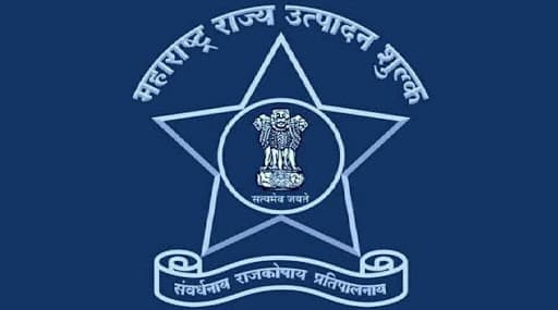 Lockdown: अवैध मद्य विक्री, वाहतूक रोखण्यासाठीच्या धडक कारवाईत एका दिवसात 80 गुन्ह्यांची नोंद तर 69 लाखांचा मुद्देमाल जप्त Lockdown: अवैध मद्य विक्री, वाहतूक रोखण्यासाठीच्या धडक कारवाईत एका दिवसात 80 गुन्ह्यांची नोंद तर 69 लाखांचा मुद्देमाल जप्त