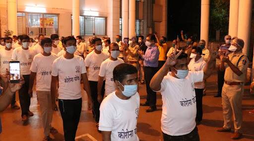 Coronavirus: मालेगाव येथे बंदोबस्तावर असताना संक्रमित झालेले 87 पोलीस कर्मचाऱ्यांची कोरोनावर मात Coronavirus: मालेगाव येथे बंदोबस्तावर असताना संक्रमित झालेले 87 पोलीस कर्मचाऱ्यांची कोरोनावर मात
