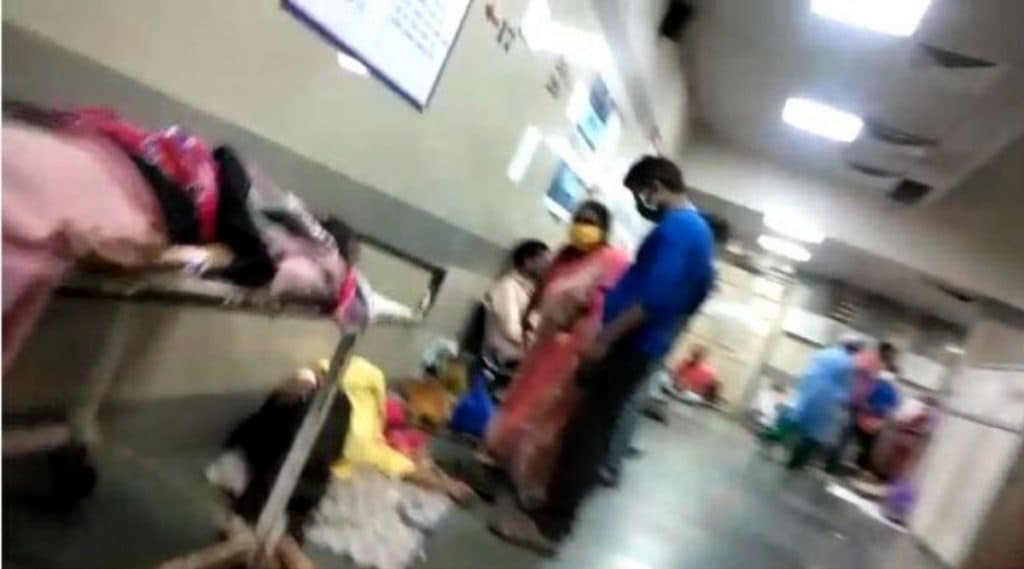 मुंबई: भाजपा नेते राम कदम यांनी पोस्ट केला केईएम हॉस्पिटल मध्ये रूग्णांना होणार्या गैरसोयीचा व्हीडिओ; सरकारला जाग कधी येणार? विचारला सवाल मुंबई: भाजपा नेते राम कदम यांनी पोस्ट केला केईएम हॉस्पिटल मध्ये रूग्णांना होणार्या गैरसोयीचा व्हीडिओ; सरकारला जाग कधी येणार? विचारला सवाल