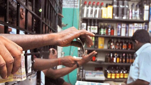 Alcohol Industry in India: भारतातील अल्कोहोल उद्योग वाढण्याची चिन्हे; Crisil Ratings Report काय सांगोतय? घ्या जाणून