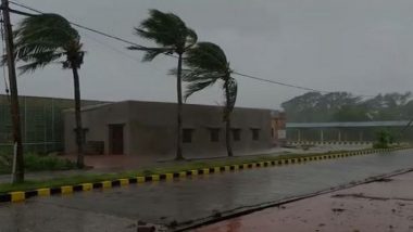 Amphan Cyclone Update: अम्फान चक्रिवादळाचा वेग वाढला; ओडिशामध्ये वेगवान वारे, किनारपट्टीवरील तीन लाख नागरिकांना सुरक्षीत ठिकाणी हालवलं