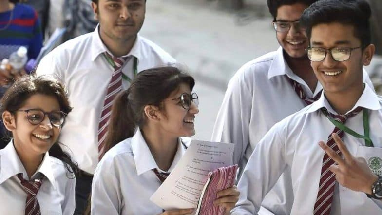 CBSE Term 2 Admit Cards 2022: 10वी, 12वीच्या विद्यार्थ्यांची हॉल तिकीटं जारी; cbse.gov.in वरून अशी करा डाऊनलोड!