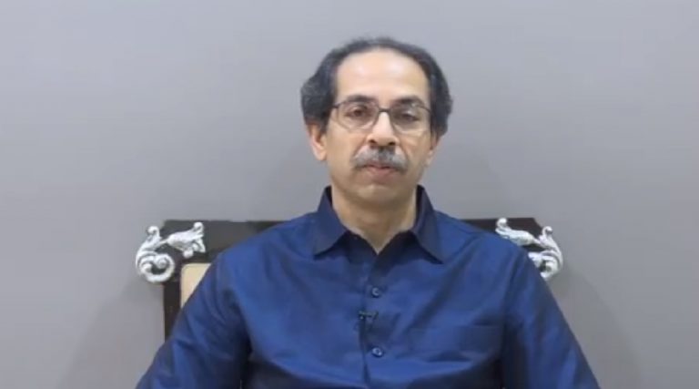 ‘जनतेची कामे तातडीने माझ्याकडे घेऊन या’; CM Uddhav Thackeray यांनी प्रशासनासोबत घेतला कामांचा आढावा