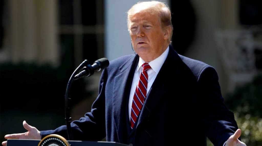 Coronavirus वर मात केल्यानंतर अमेरिकेचे राष्ट्राध्यक्ष Donald Trump यांनी दिले पहिले सार्वजनिक भाषण; समर्थकांचे मानले आभार Coronavirus वर मात केल्यानंतर अमेरिकेचे राष्ट्राध्यक्ष Donald Trump यांनी दिले पहिले सार्वजनिक भाषण; समर्थकांचे मानले आभार