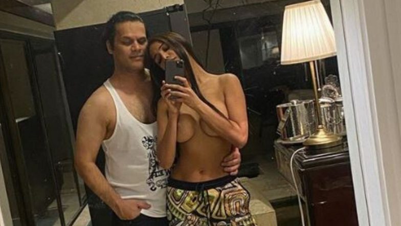 Poonam Pandey Sexy Photo:पूनम पांडे ने Clevage दाखवणारा फोटो शेअर करत बॉयफ्रेंड बाबत केली 'ही' तक्रार