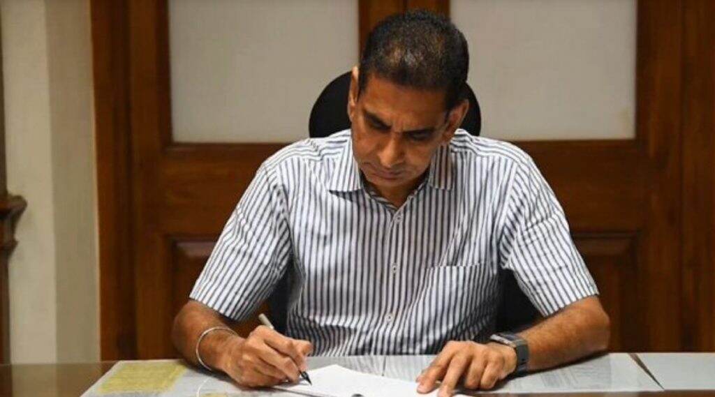 मुंबई महानगरपालिका आयुक्त इकबाल सिंह चहल यांनी स्वीकारला पदभार; सर्वप्रथम केले 'हे' काम! मुंबई महानगरपालिका आयुक्त इकबाल सिंह चहल यांनी स्वीकारला पदभार; सर्वप्रथम केले 'हे' काम!