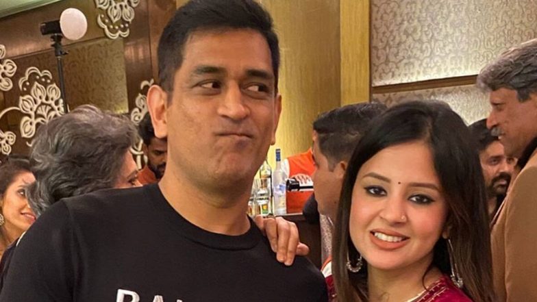 IPL चाहत्यांसाठी एमएस धोनी याची पत्नी साक्षी ने लिहिली खास कविता; बागेतील खेळल्या जाणाऱ्या आयपीएलची दाखवली झलक