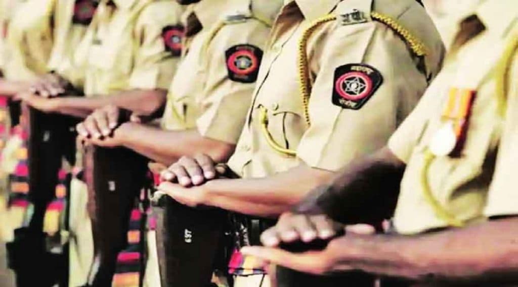Coronavirus: महाराष्ट्र पोलीस दलातील 786 कर्मचारी COVID-19 पॉझिटीव्ह; 88 अधिकाऱ्यांसह 698 पोलिसांचा समावेश Coronavirus: महाराष्ट्र पोलीस दलातील 786 कर्मचारी COVID-19 पॉझिटीव्ह; 88 अधिकाऱ्यांसह 698 पोलिसांचा समावेश