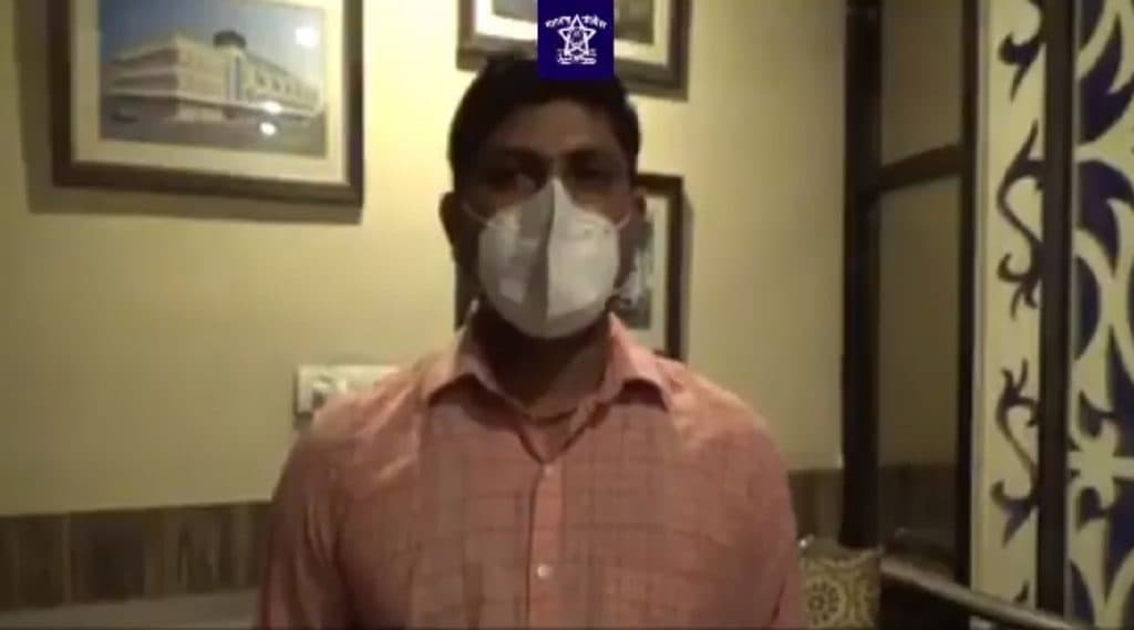 Coronavirus: कोरोना व्हायरस विरुद्धचा लढा यशस्वी जिंकल्यावर महाराष्ट्र पोलीस कर्मचाऱ्याने सांगितला अनुभव (Video) Coronavirus: कोरोना व्हायरस विरुद्धचा लढा यशस्वी जिंकल्यावर महाराष्ट्र पोलीस कर्मचाऱ्याने सांगितला अनुभव (Video)