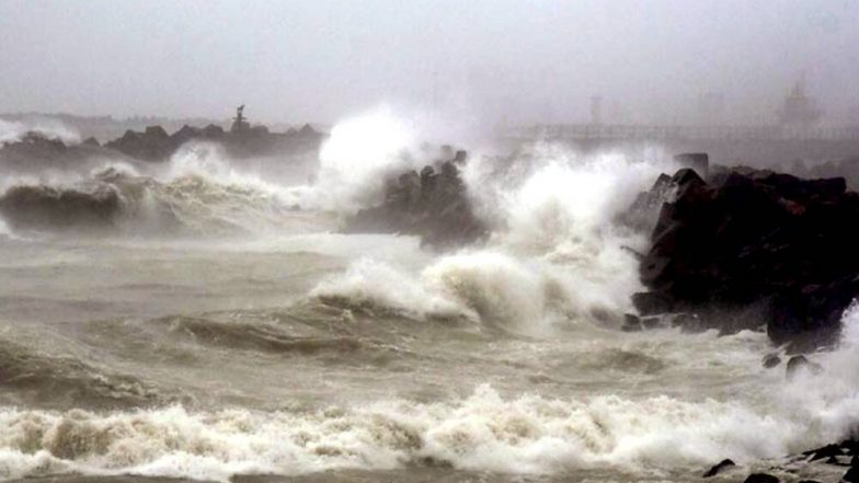 देशाला चक्रीवादळाचा धोका; 'या' भागात मुसळधार पाऊस पडण्याची शक्यता, हवामान खात्याने दिला इशारा