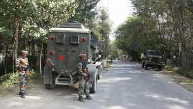 जम्मू-काश्मीरच्या शोपियान जिल्ह्यात सुरक्षा दलांची दहशतवाद्यांशी चकमक, गोळीबारात एक नागरिक ठार