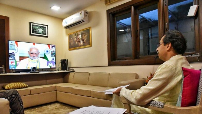 Coronavirus: पीएम नरेंद्र मोदी व सीएम उद्धव ठाकरे यांची व्हिडीओ कॉन्फरन्सद्वारे बैठक; पीक कर्ज, GST परतावा यांसह गरजेच्या लोकांसाठी लोकल रेल्वे सुरु करण्याची मुख्यमंत्र्यांची मागणी