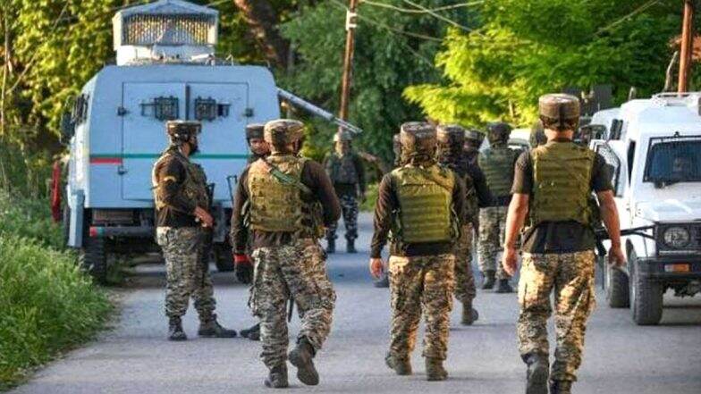 Jammu & Kashmir: जम्मु काश्मीर च्या कुलगाम जिल्ह्यातील वामपोरा गावात भारतीय सैन्याकडुन दोन दहशतवाद्यांना कंठस्नान