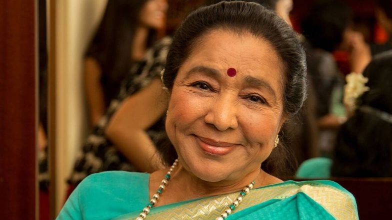 प्रख्यात गायिका आशा भोसले यांच्या लोणावळ्यातील बंगल्याला 2 लाख 8 हजार रुपयांचे बिल; महावितरणकडे दाखल केली तक्रार