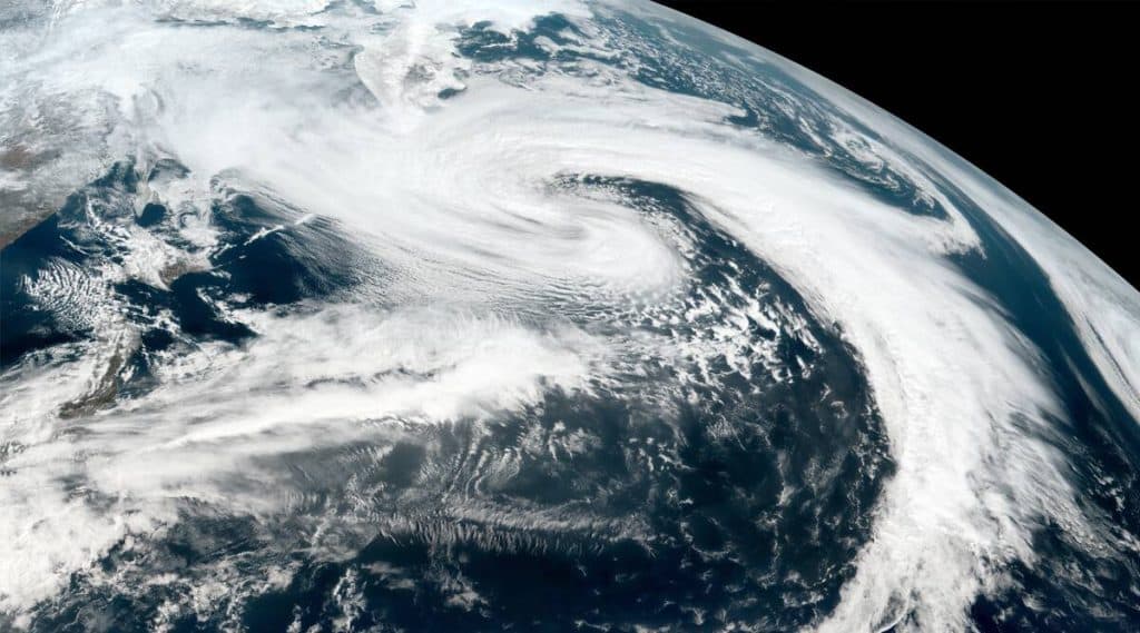 Nisarga Cyclone: महाराष्ट्राच्या किनारपट्टीवर 129 वर्षांनंतर जून मध्ये चक्रीवादळ धडकण्याची शक्यता; अरबी समुद्रात कमी दाबाचा पट्टा निर्माण झाल्याने भारतीय हवामान खात्याने दिला सतर्कतेचा इशारा Nisarga Cyclone: महाराष्ट्राच्या किनारपट्टीवर 129 वर्षांनंतर जून मध्ये चक्रीवादळ धडकण्याची शक्यता; अरबी समुद्रात कमी दाबाचा पट्टा निर्माण झाल्याने भारतीय हवामान खात्याने दिला सतर्कतेचा इशारा