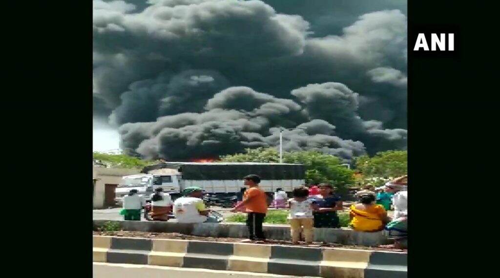 Pune Fire: पुणे येथील कुरकुंभ MIDC भागातील केमिकल फॅक्टरीला आग; अग्निशमन दलाच्या 5 गाड्या घटनास्थळी दाखल Pune Fire: पुणे येथील कुरकुंभ MIDC भागातील केमिकल फॅक्टरीला आग; अग्निशमन दलाच्या 5 गाड्या घटनास्थळी दाखल