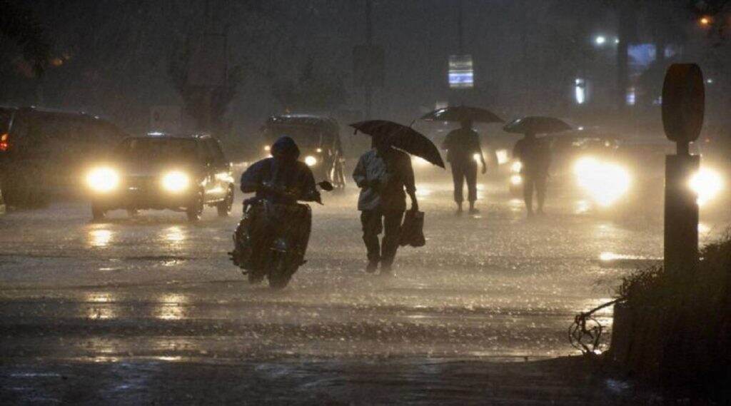 Maharashtra Monsoon Forecast 2020: महाराष्ट्रात उत्तर कोकणासह गोवा मध्ये 16 जुलै पर्यंत मुसळधार पावसाची शक्यता: IMD चा अंदाज Maharashtra Monsoon Forecast 2020: महाराष्ट्रात उत्तर कोकणासह गोवा मध्ये 16 जुलै पर्यंत मुसळधार पावसाची शक्यता: IMD चा अंदाज