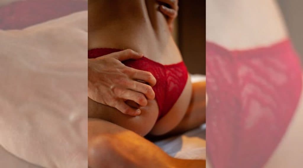 Sex Tips: सेक्स दरम्यान पुरुषांना महिलांकडून अपेक्षित असणा-या 'या' 5 गोष्टींकडे चुकूनही करू नका दुर्लक्ष Sex Tips: सेक्स दरम्यान पुरुषांना महिलांकडून अपेक्षित असणा-या 'या' 5 गोष्टींकडे चुकूनही करू नका दुर्लक्ष