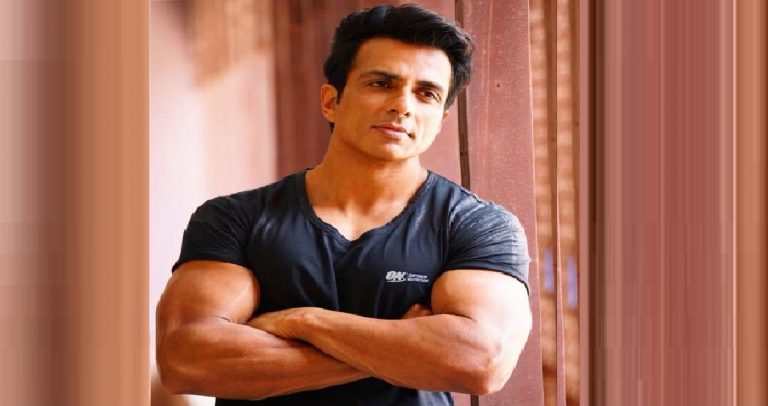 Sonu Sood Foundation च्या टीमला देणगी देण्यासाठी फोन नंबर सह पोस्ट वायरल; अभिनेता सोनू सुदने पोस्ट खोटी असल्याची दिली माहिती