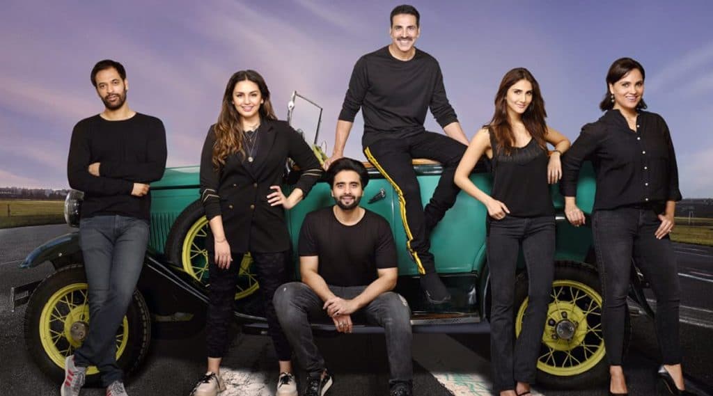 Bell Bottom Starcast Photo: खिलाडी अक्षय कुमार ने आपल्या आगामी 'बेल बॉटम' चित्रपटाच्या स्टारकास्टसह शेअर केला फोटो; पुढील महिन्यापासून शूटिंगला होणार सुरुवात Bell Bottom Starcast Photo: खिलाडी अक्षय कुमार ने आपल्या आगामी 'बेल बॉटम' चित्रपटाच्या स्टारकास्टसह शेअर केला फोटो; पुढील महिन्यापासून शूटिंगला होणार सुरुवात