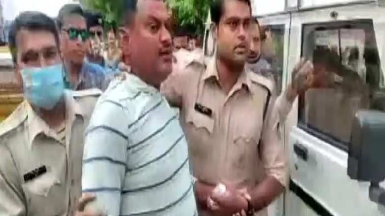 Vikas Dubey Arrested: कानपूर एन्काऊंटर प्रकरणातील कुख्यात गुंड विकास दुबे याला उज्जैन मधून अटक