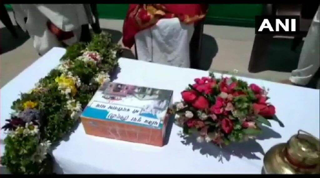 Ram Temple Foundation Stone Laying Ceremony: 5 ऑगस्ट रोजी होणाऱ्या राम मंदिर भूमिपूजनासाठी बद्रीनाथ येथून माती आणि अलकनंदा नदीचे पाणी प्रतिनिधींद्वारे अयोध्येकडे रवाना Ram Temple Foundation Stone Laying Ceremony: 5 ऑगस्ट रोजी होणाऱ्या राम मंदिर भूमिपूजनासाठी बद्रीनाथ येथून माती आणि अलकनंदा नदीचे पाणी प्रतिनिधींद्वारे अयोध्येकडे रवाना