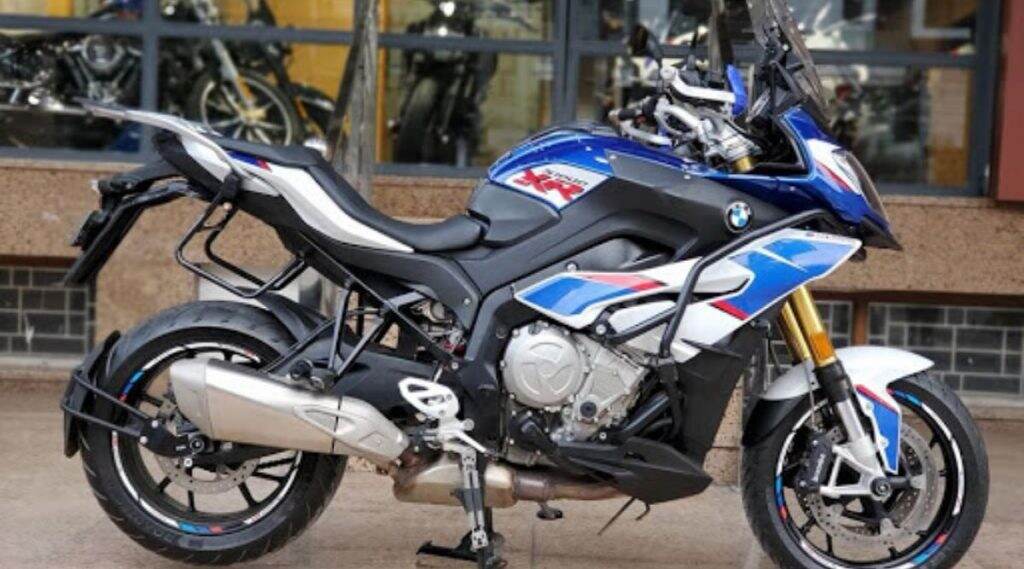 BMW S 1000 XR प्रो भारतात लॉन्च, जाणून घ्या किंमतीसह खासियत BMW S 1000 XR प्रो भारतात लॉन्च, जाणून घ्या किंमतीसह खासियत