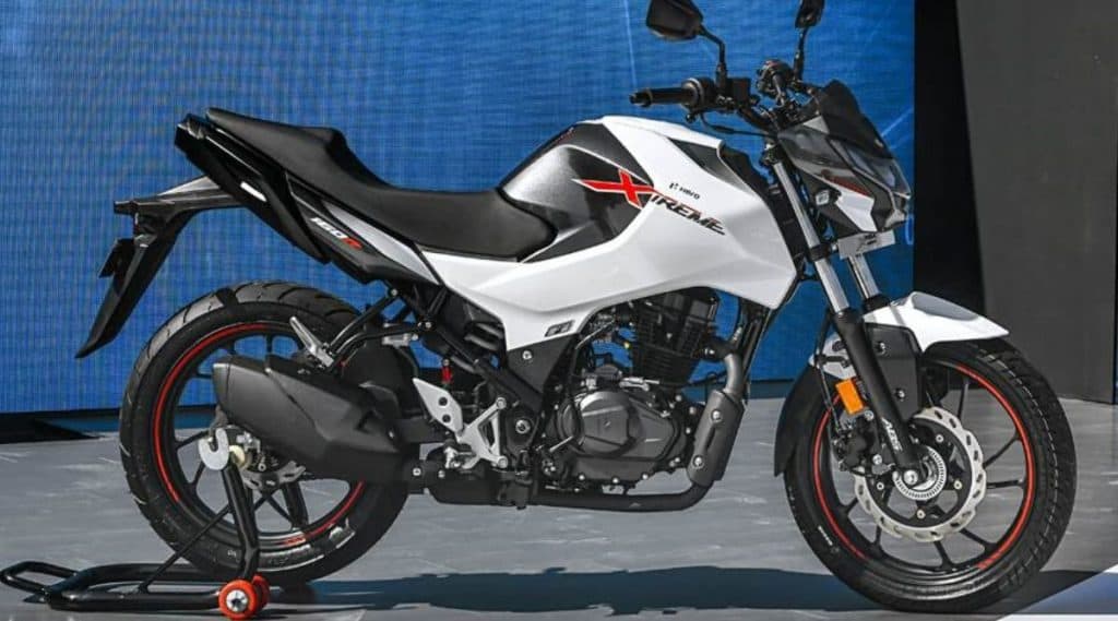 Hero Xtreme 160R भारतात लॉन्च, 4.7 सेंकदात पकडणार 0-60 kmph चा वेग Hero Xtreme 160R भारतात लॉन्च, 4.7 सेंकदात पकडणार 0-60 kmph चा वेग
