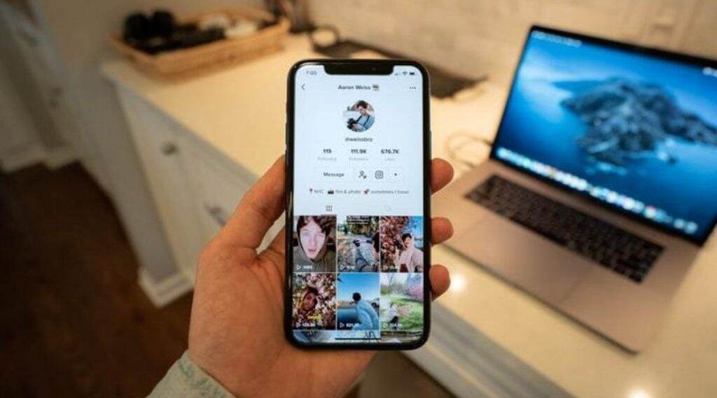 TikTok, Helo सहित बॅन अॅप्सची कॉपी असणाऱ्या 'या' नव्या 47 ऍपवर केंद्र सरकारची बंदी, पहा यादी TikTok, Helo सहित बॅन अॅप्सची कॉपी असणाऱ्या 'या' नव्या 47 ऍपवर केंद्र सरकारची बंदी, पहा यादी