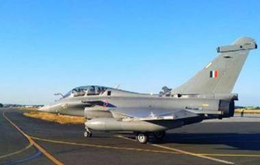 Rafale Fighter Jets Land in India: राफेल लढावू विमान ताफ्याचे अंबाला एअरबेसवर लँडींग; भारताच्या लष्करी सामर्थ्यात वाढ