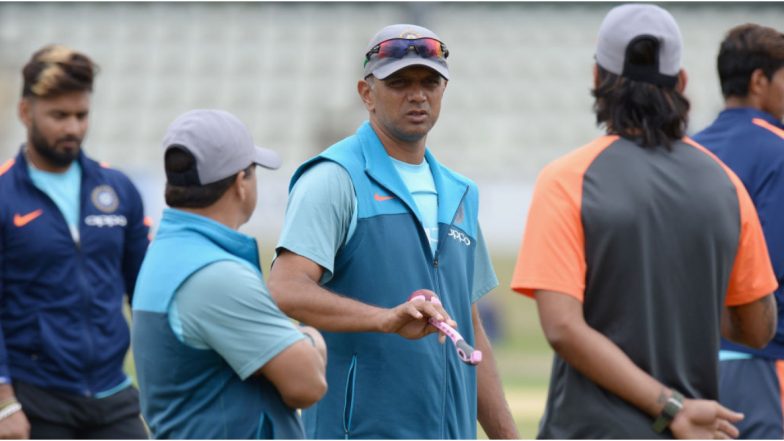 India Tour of Sri Lanka 2021: भारताला Rahul Dravid यांनी बनवले आहे वर्ल्ड चॅम्पियन, या गुणांमुळे BCCI ‘सुपरहिट’ प्रशिक्षकावर लावू शकते दाव