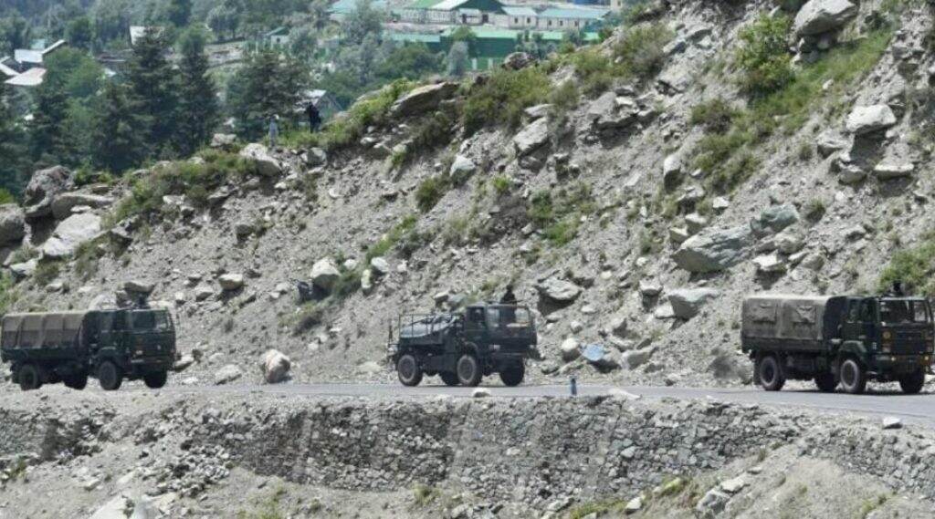 India China Tension: लद्दाख मध्ये PP-14, PP-15,PP-17 मधून चीनी सैन्य मागे हटले; भारतीय लष्कराच्या सूत्रांची माहिती India China Tension: लद्दाख मध्ये PP-14, PP-15,PP-17 मधून चीनी सैन्य मागे हटले; भारतीय लष्कराच्या सूत्रांची माहिती
