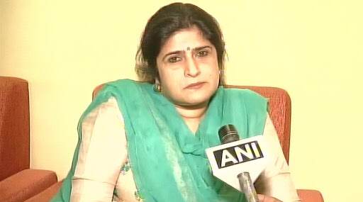 पनवेल येथील इंडिया बुलच्या क्वारंटाइन सेंटरमध्ये बलात्कार करणाऱ्या आरोपीला भर चौकात फाशी द्या; मनसे नेत्या शालिनी ठाकरे यांची मागणी पनवेल येथील इंडिया बुलच्या क्वारंटाइन सेंटरमध्ये बलात्कार करणाऱ्या आरोपीला भर चौकात फाशी द्या; मनसे नेत्या शालिनी ठाकरे यांची मागणी