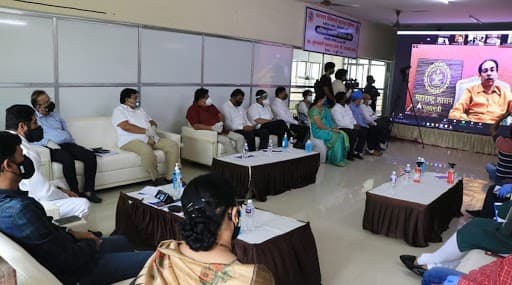 COVID19: कल्याण व डोंबिवली येथील समर्पित कोविड19 काळजी केंद्रांचे मुख्यमंत्री उद्धव ठाकरे यांच्या हस्ते ऑनलाईन उद्घाटन COVID19: कल्याण व डोंबिवली येथील समर्पित कोविड19 काळजी केंद्रांचे मुख्यमंत्री उद्धव ठाकरे यांच्या हस्ते ऑनलाईन उद्घाटन