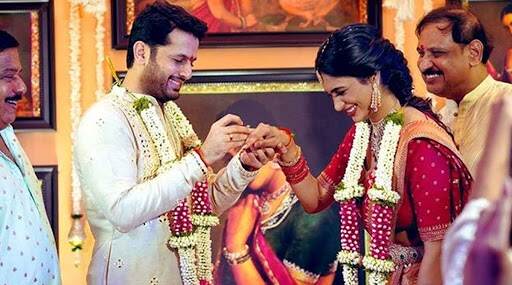 दाक्षिणात्य अभिनेता नितीनचा गर्लफ्रेन्ड शालिनी कंडूकुरी सोबत पार पडला साखरपुडा; पहा खास फोटोज दाक्षिणात्य अभिनेता नितीनचा गर्लफ्रेन्ड शालिनी कंडूकुरी सोबत पार पडला साखरपुडा; पहा खास फोटोज