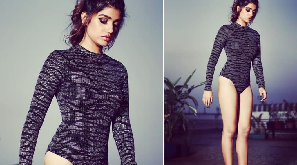 Rasika Sunil Hot Swimsuit Photo: शनाया फेम रसिका सुनील हिचा स्विम सूटमधील हा हॉट फोटो पाहून तुम्हीही व्हाल पाणी-पाणी! Rasika Sunil Hot Swimsuit Photo: शनाया फेम रसिका सुनील हिचा स्विम सूटमधील हा हॉट फोटो पाहून तुम्हीही व्हाल पाणी-पाणी!